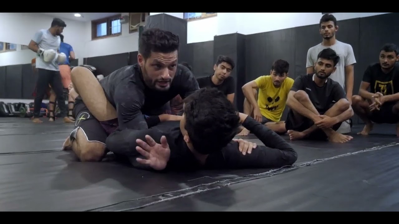 Ground and Pound for MMA एमएमए के लिए ग्राउंड और पाउंड Crosstrain Fight Club #mma #mmaindia