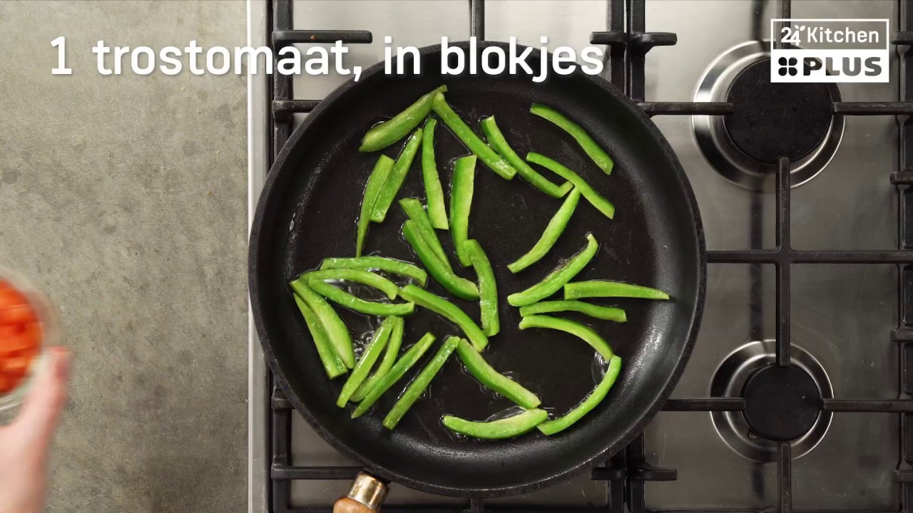 Roerei met groene paprika en tomaat | Receptvideo's