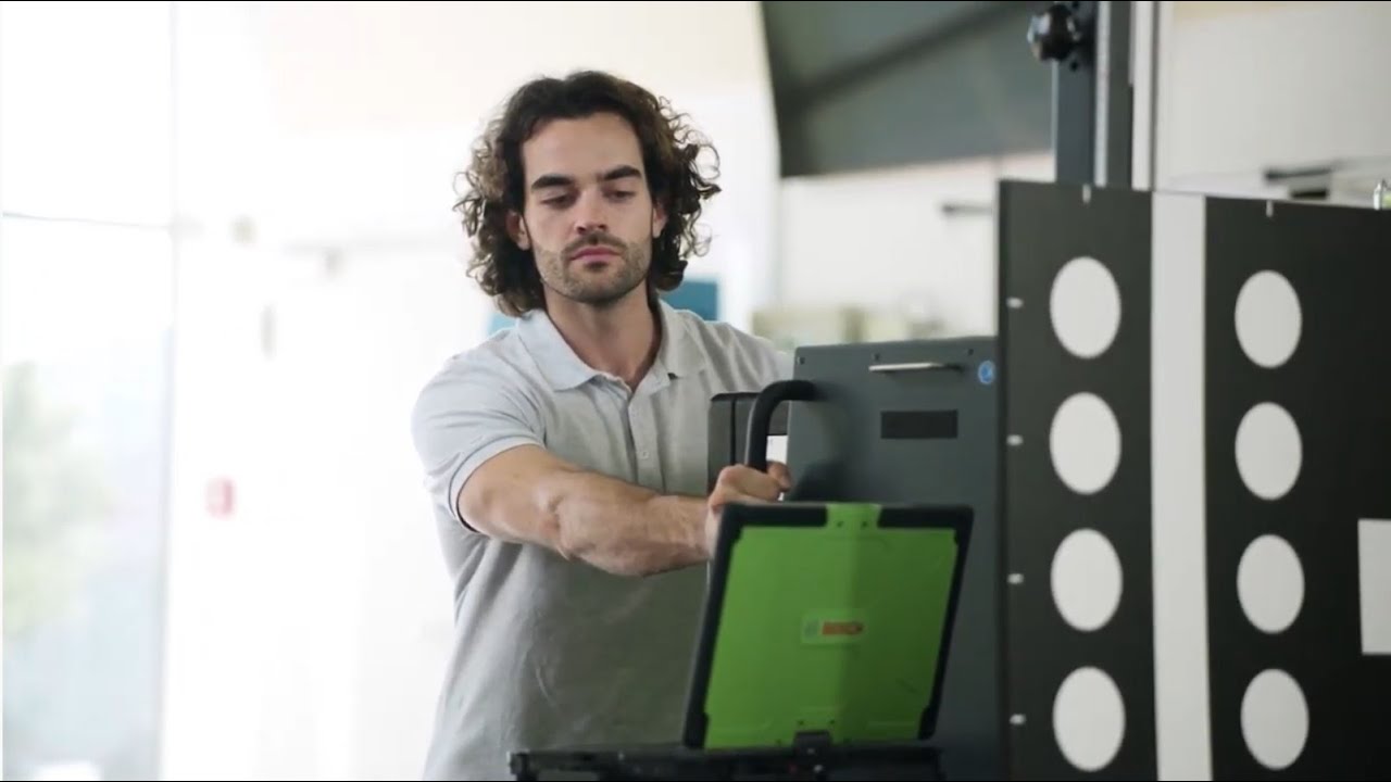 FR | Bosch DAS 3000 Facelift: Calibration et d’étalonnage 3D des systèmes d’aide à la conduite ADAS.