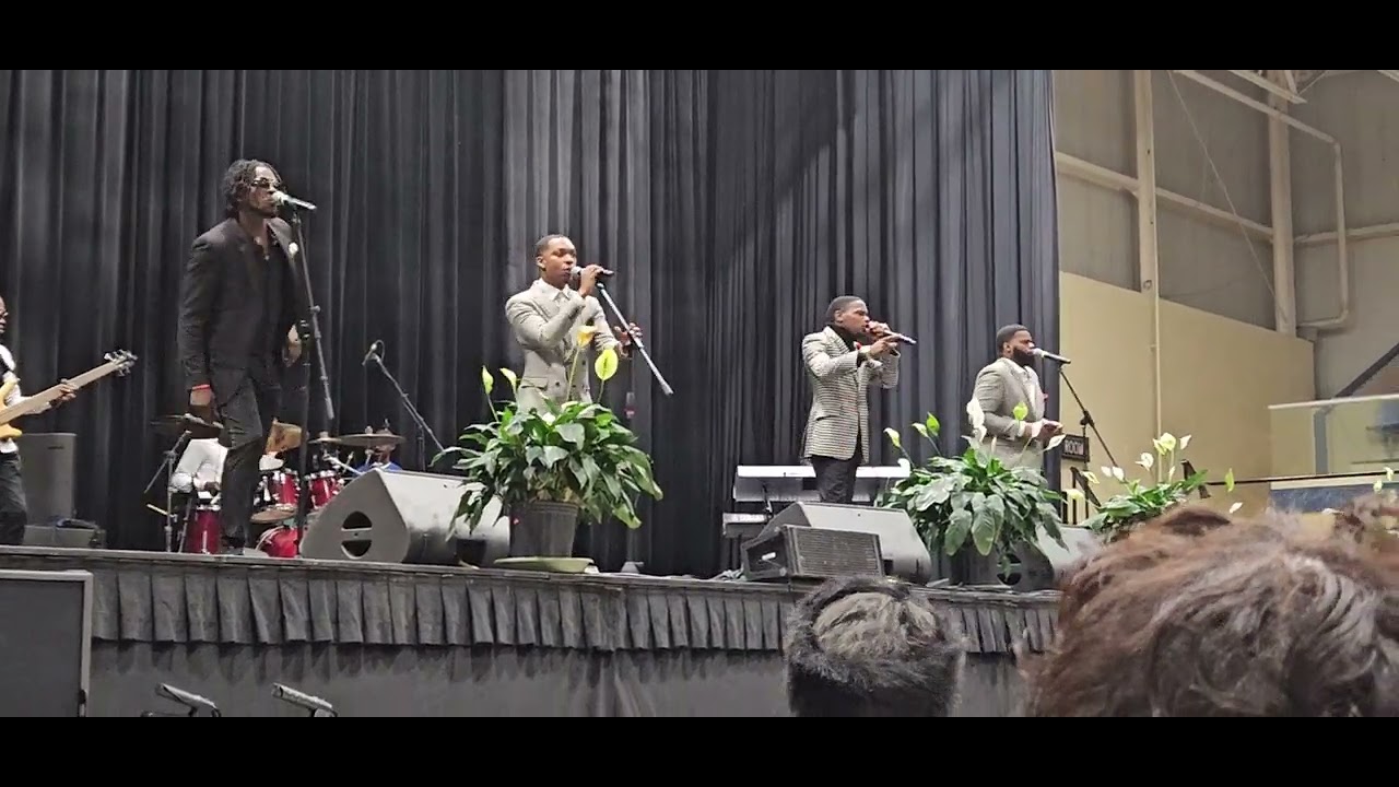 Roy and Revelation Medley, live in Sumter, SC (11/11/2023)  An Evening with the Queens