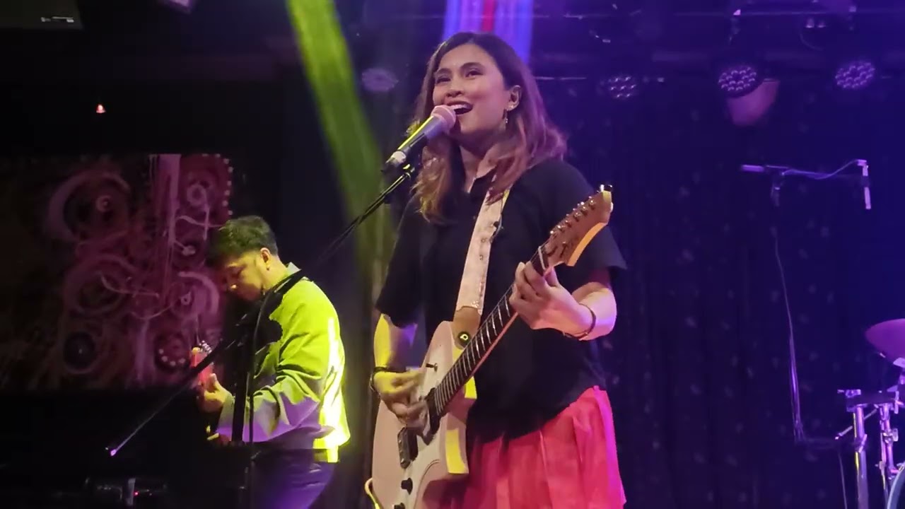 Moonstar88 - Ang Pag-Ibig Kong Ito (live from 19 East)