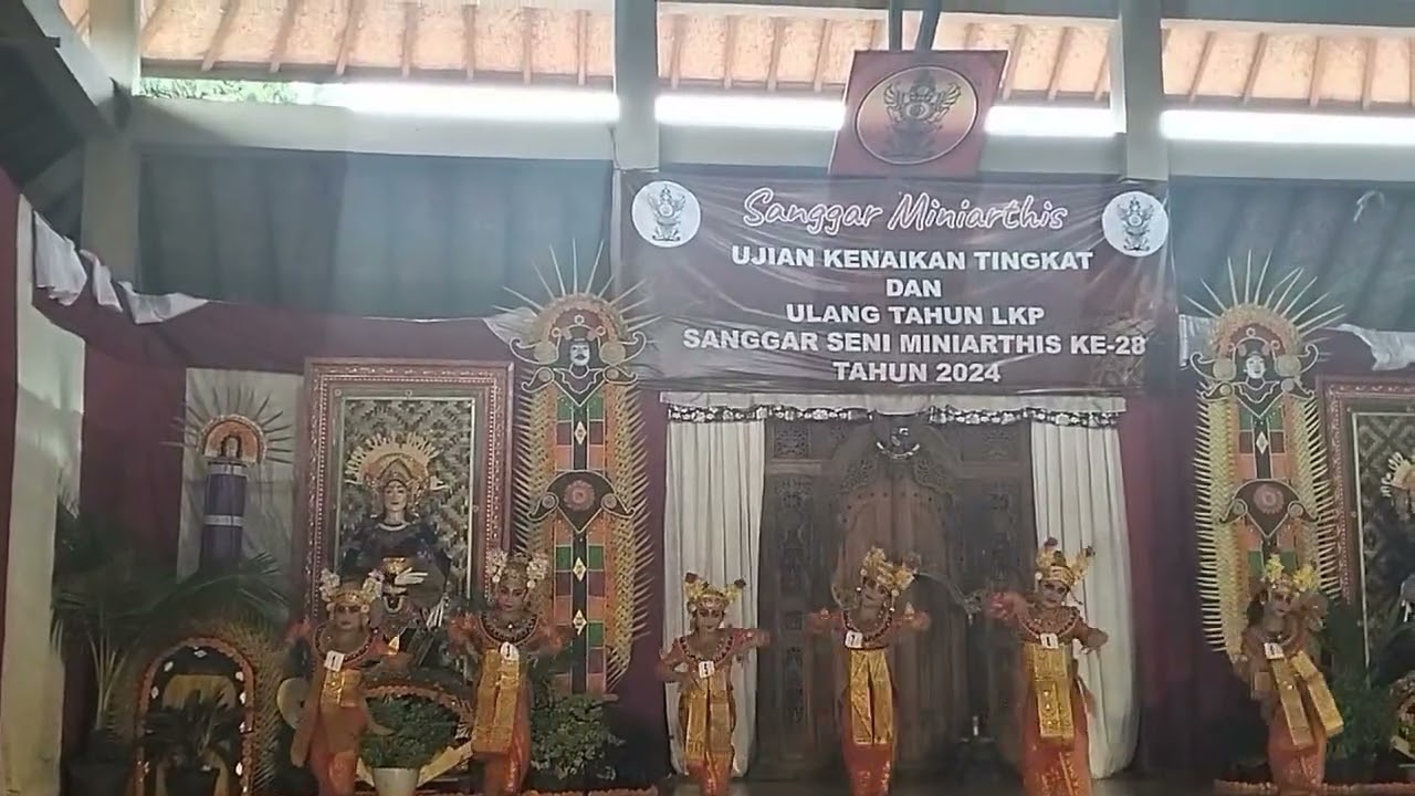 Tari Condong Kelompok A Sanggar Seni Miniarthi's Karangasem