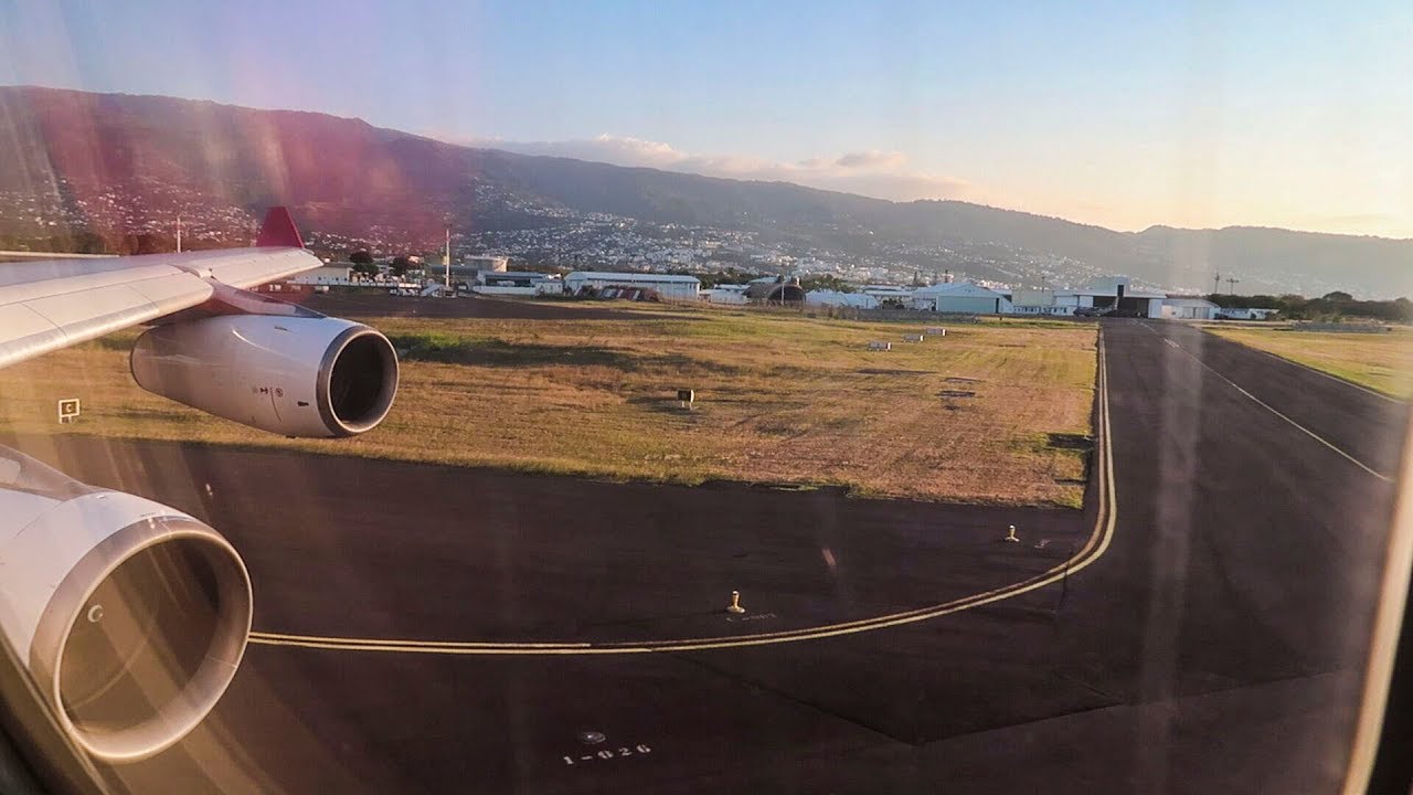 Beautiful Air Mauritius A340 takeoff from Reunion!