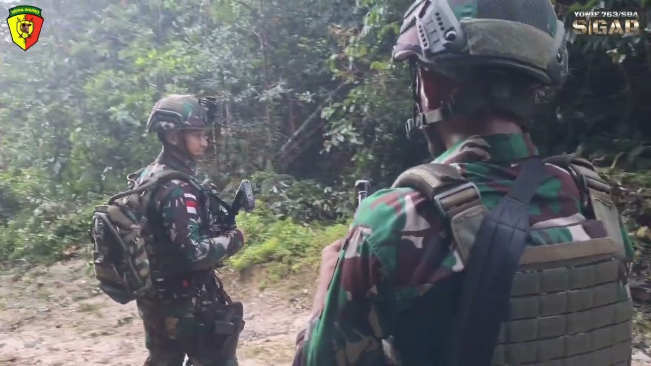 Pos Subin Laksanakan Gotong Royong Membersihkan Pohon Tumbang