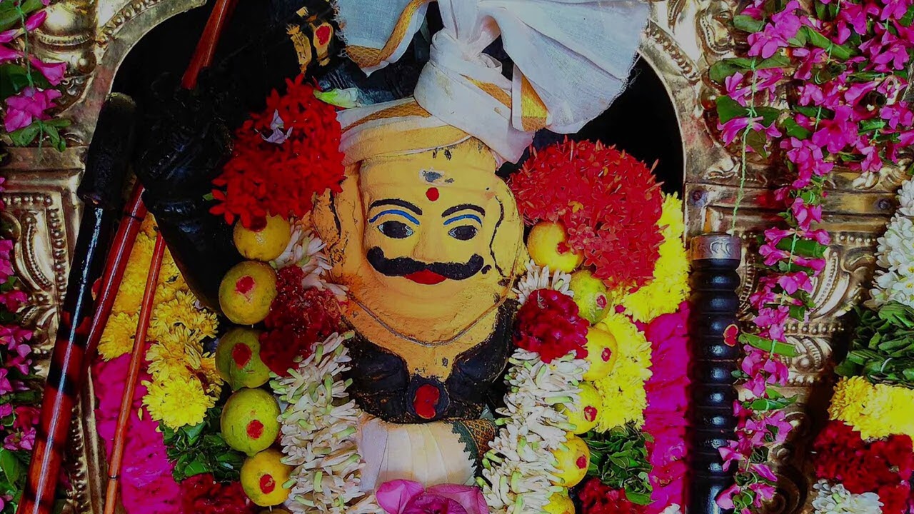 எங்க கருப்பன் வரான் கார்மேகம் போல வரும்