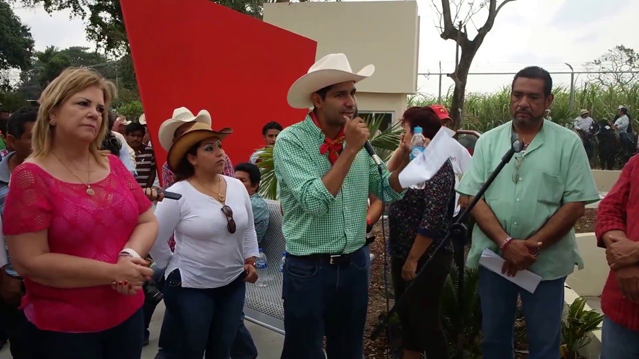 Inaugura Javier Herrera campo de beisbol de Nopaltepec
