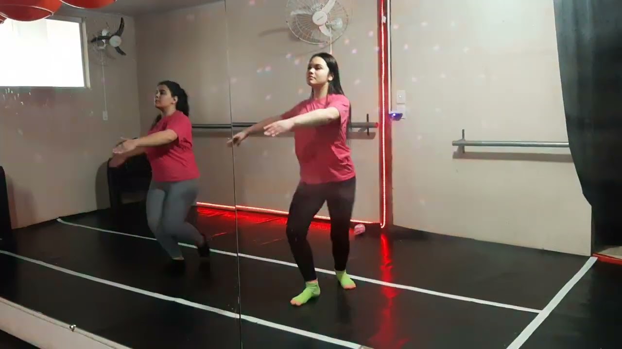 TREINO DE PIRUETA - JAZZ DANCE