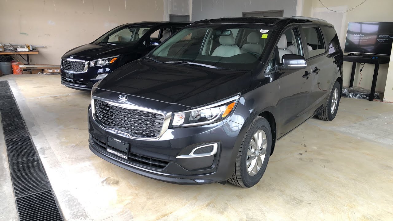 LIVE with the 2020 Kia Sedona LX vs LX+  Which one is best for you? Ask me your questions!