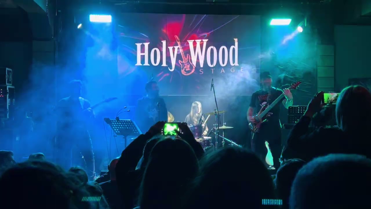 Christina (11 yo) & Dad Live - Hypocrisy - Roswell 47 (camera 2)