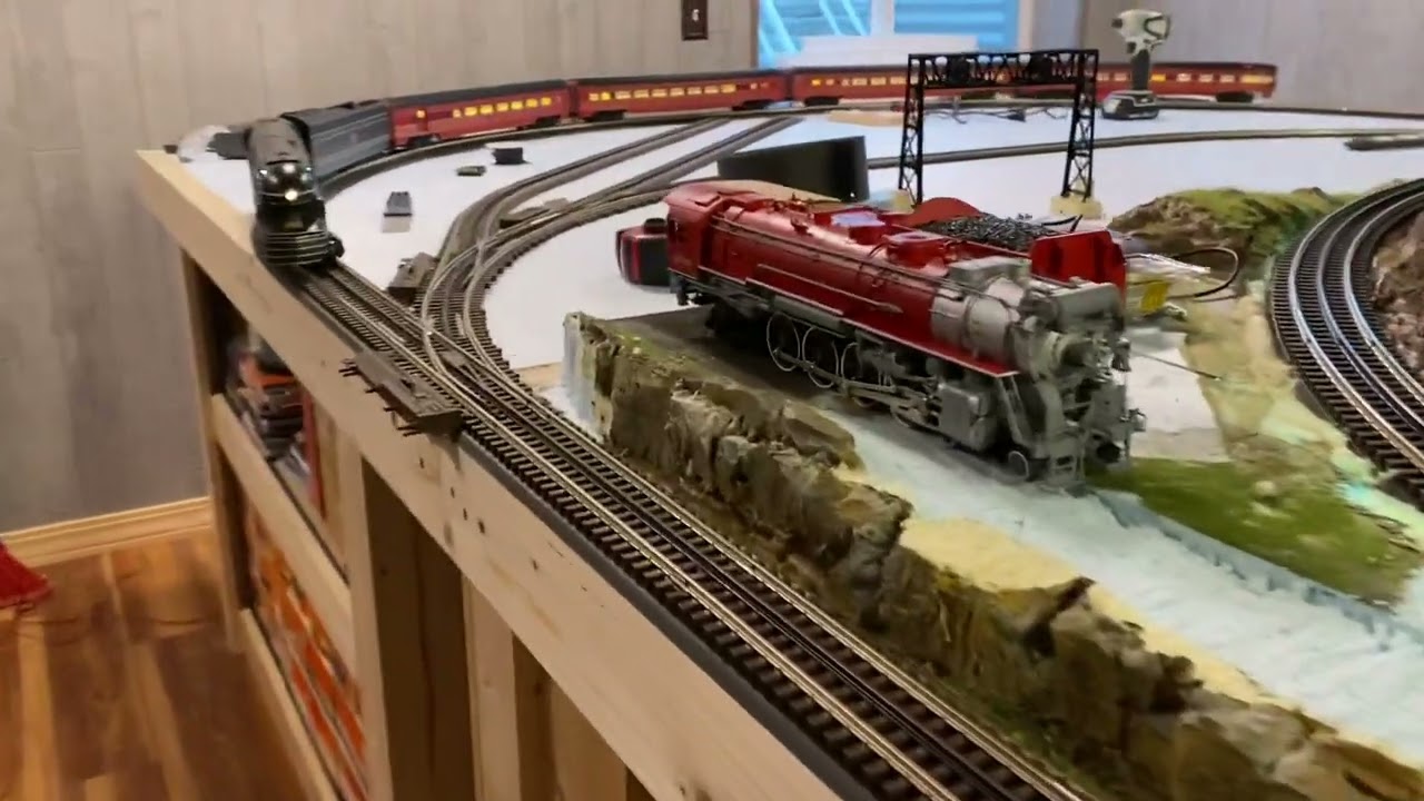 Testing out the new 090 Atlas loop, tonight’s run with 3rd Rail, MTH, and Lionel Passenger Trains.