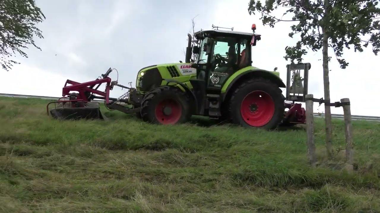 talud maaien met een claas 550 arion met bolex 240 hd en bolex 280f hd maaiers