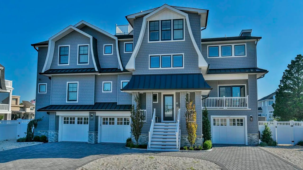 Expensive house overlooking the bay and the ocean for $5,950,000 in the state of New Jersey USA.