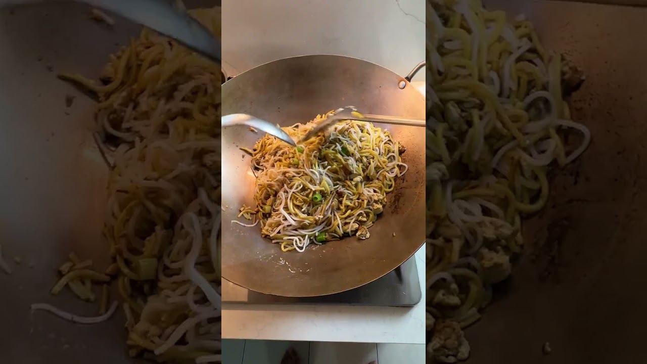 POV: Cooking Hokkien mee at home - how to get wokhei (patience)