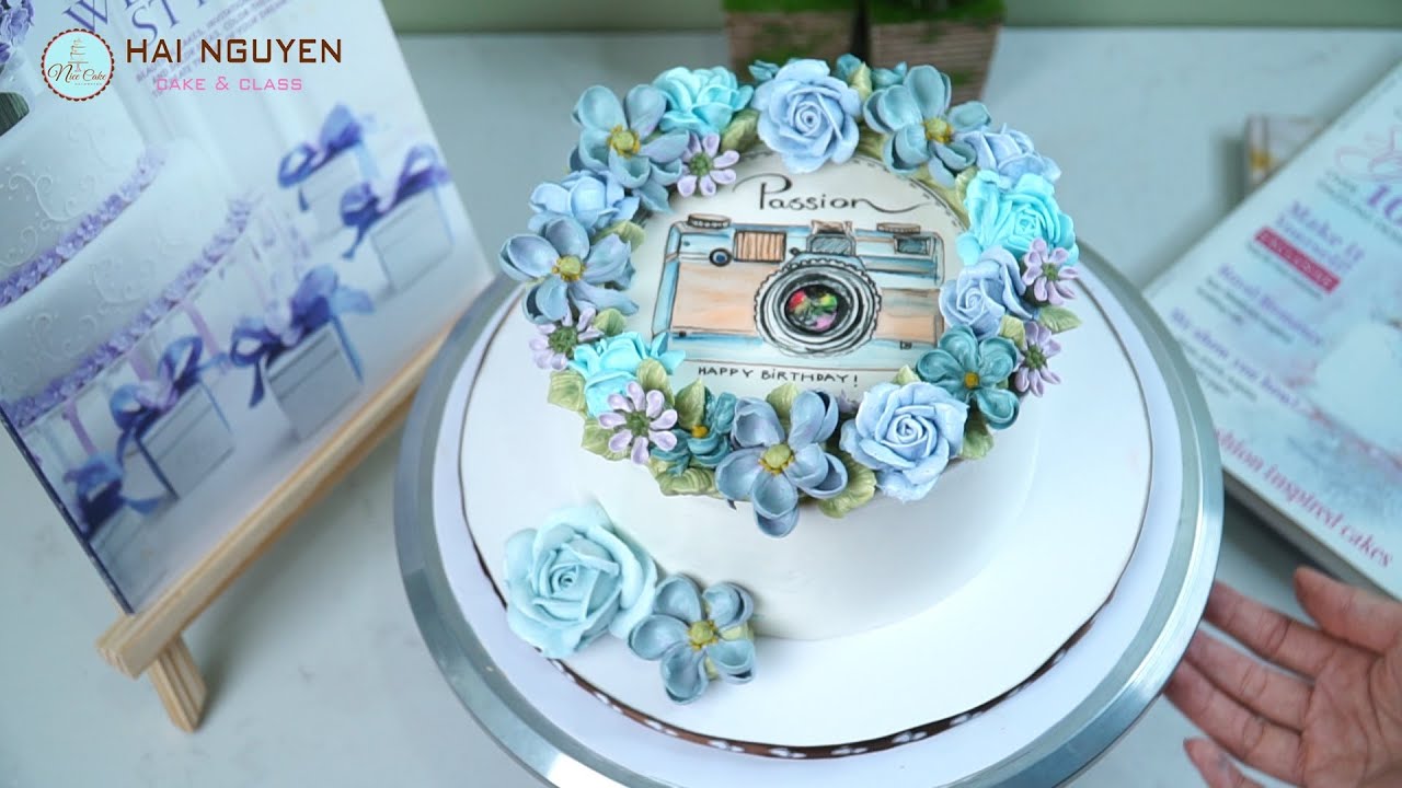 Trang Trí Bánh Kem Đẹp Mắt Với Sự Kết Hợp Giữ Hoa Và Bánh Vẽ Trang Trí Fondant