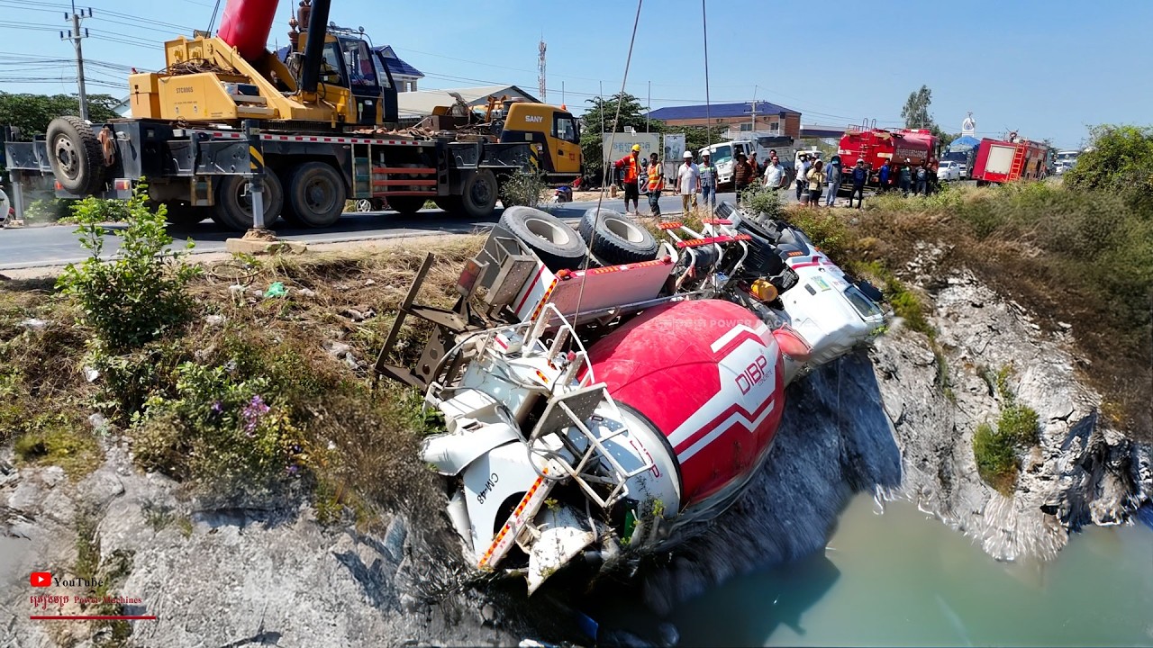 It's Unbelievable! Far Away Cement Mixer Truck Falling Down Road Slope Technical Help By Crean 80Ton