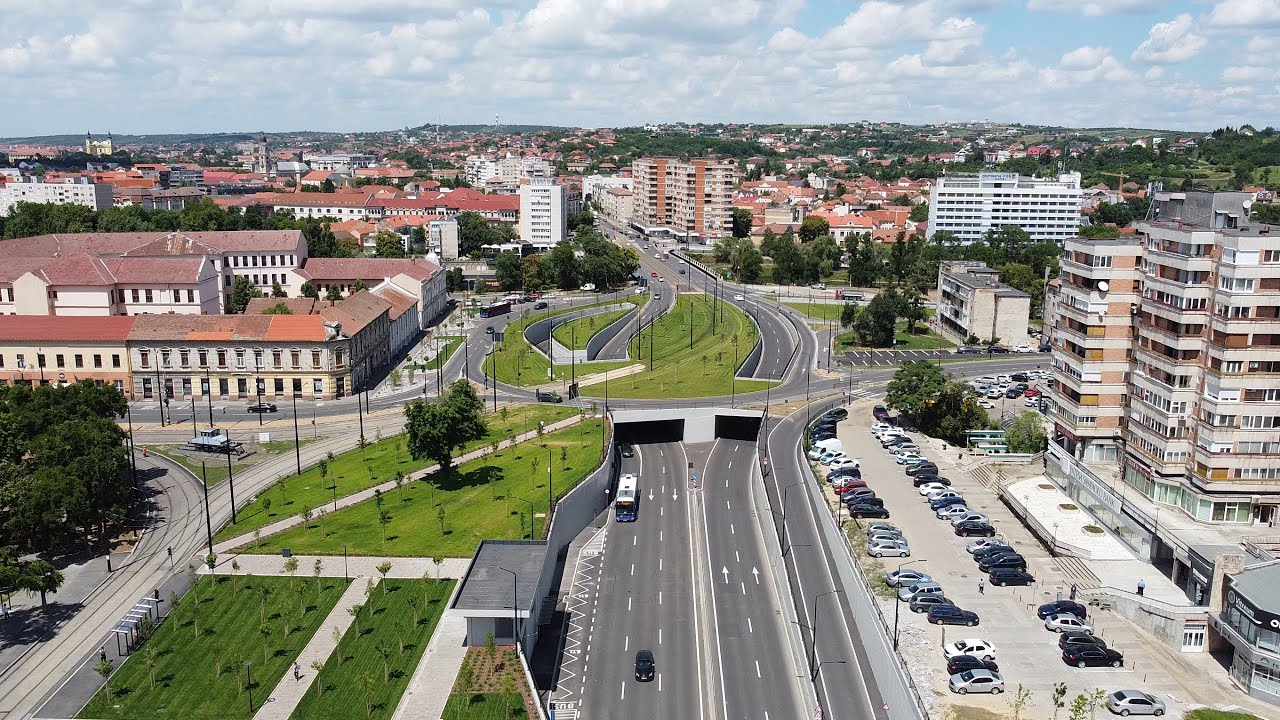 Oradea, 2021 vs 2024 pasaje Centrul Civic, Bihor, România, cinematic drone video