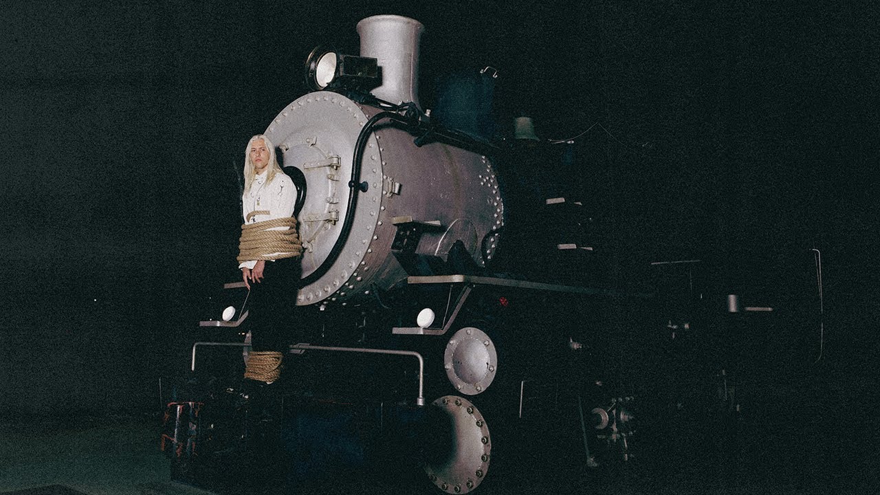 Puzzle - Clash! (Official Video)