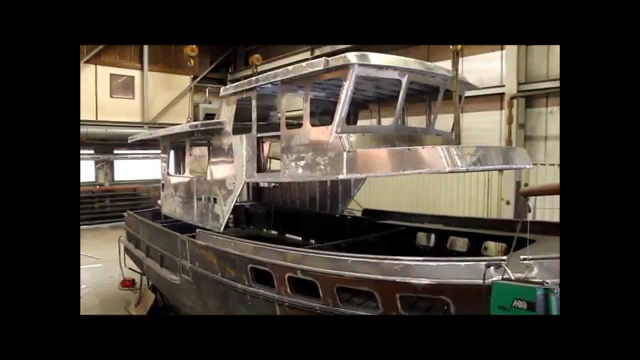 Hull building Bora 43´