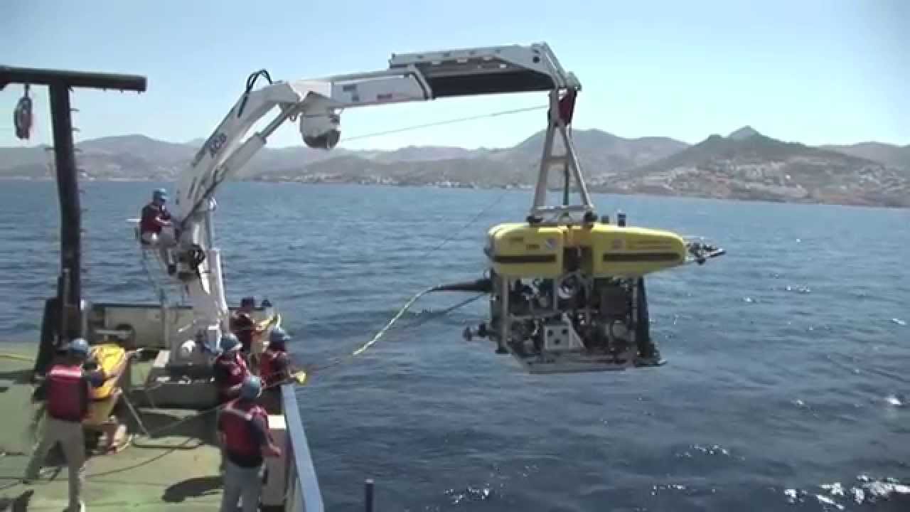 BEHIND THE SCIENCE 2012 | Launching ROVs