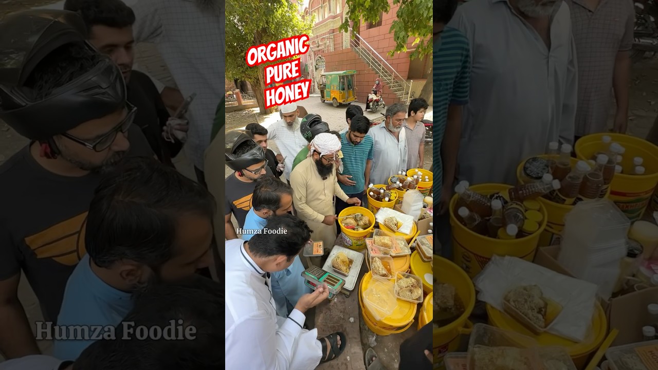 Villager Man Selling Pure Honey in Lahore😱🔥 #shorts #shortsvideo #pakistanifood