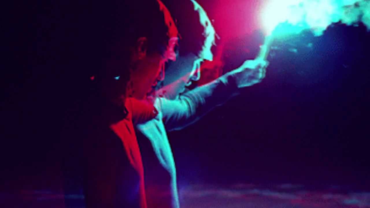 DECKY - Runway Flares