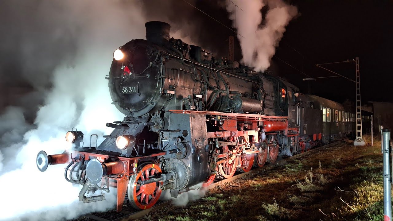 Weihnachtsmarkt-Express 4 mit 58 311 und 218 155 von Rottweil nach Konstanz und zurück