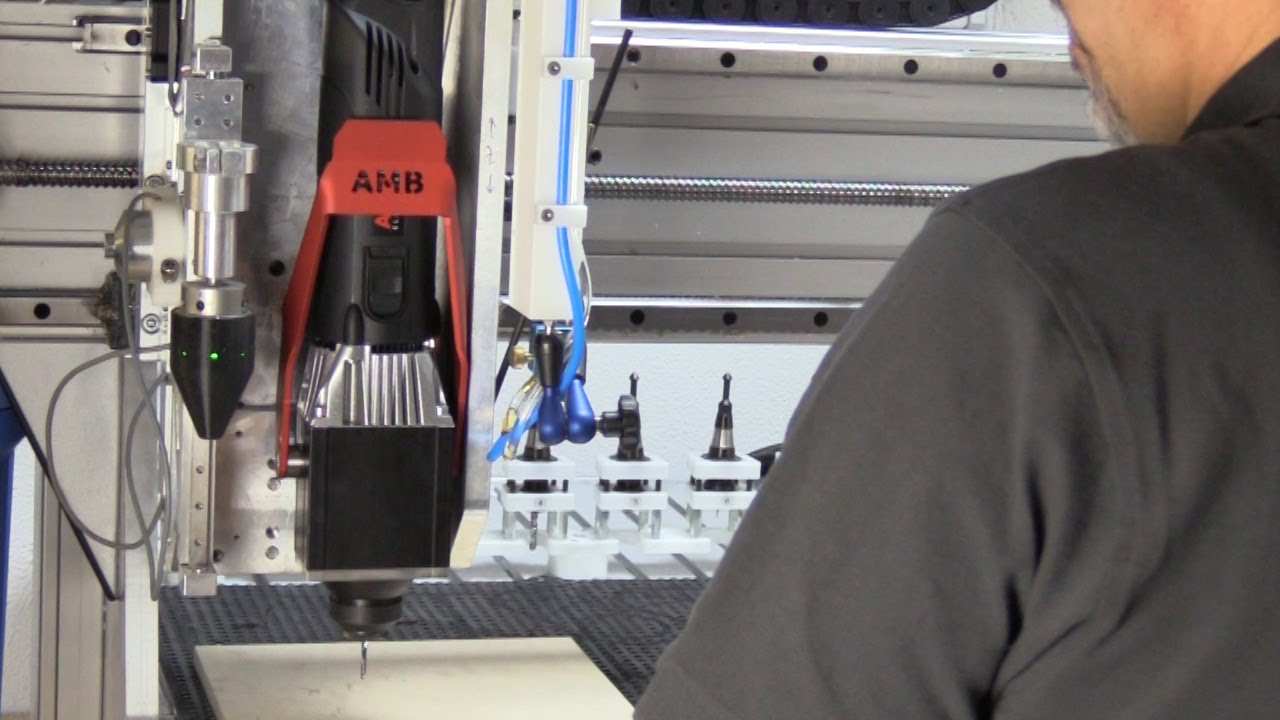 AMB-ELEKTRIK - fr&auml;sen einer Holzeisenbahnschiene