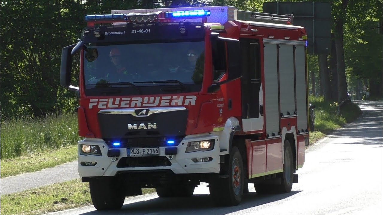 [Großschadenslage auf Bauernhof] Einsatzfahrt FF Heikendorf + Brodersdorf u. RD
