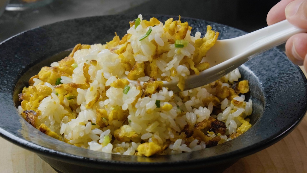 I Made Fried Rice with 2 EGGs and Leftover rice for lunch