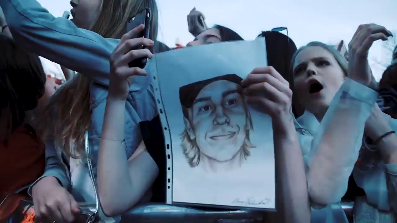 HOV1 - Hon Dansar Vidare i Livet (Music Video)