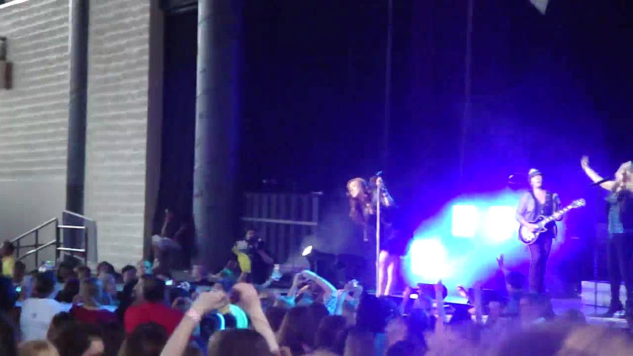 Remember December - Demi Lovato - Camp Rock Tour 2010
