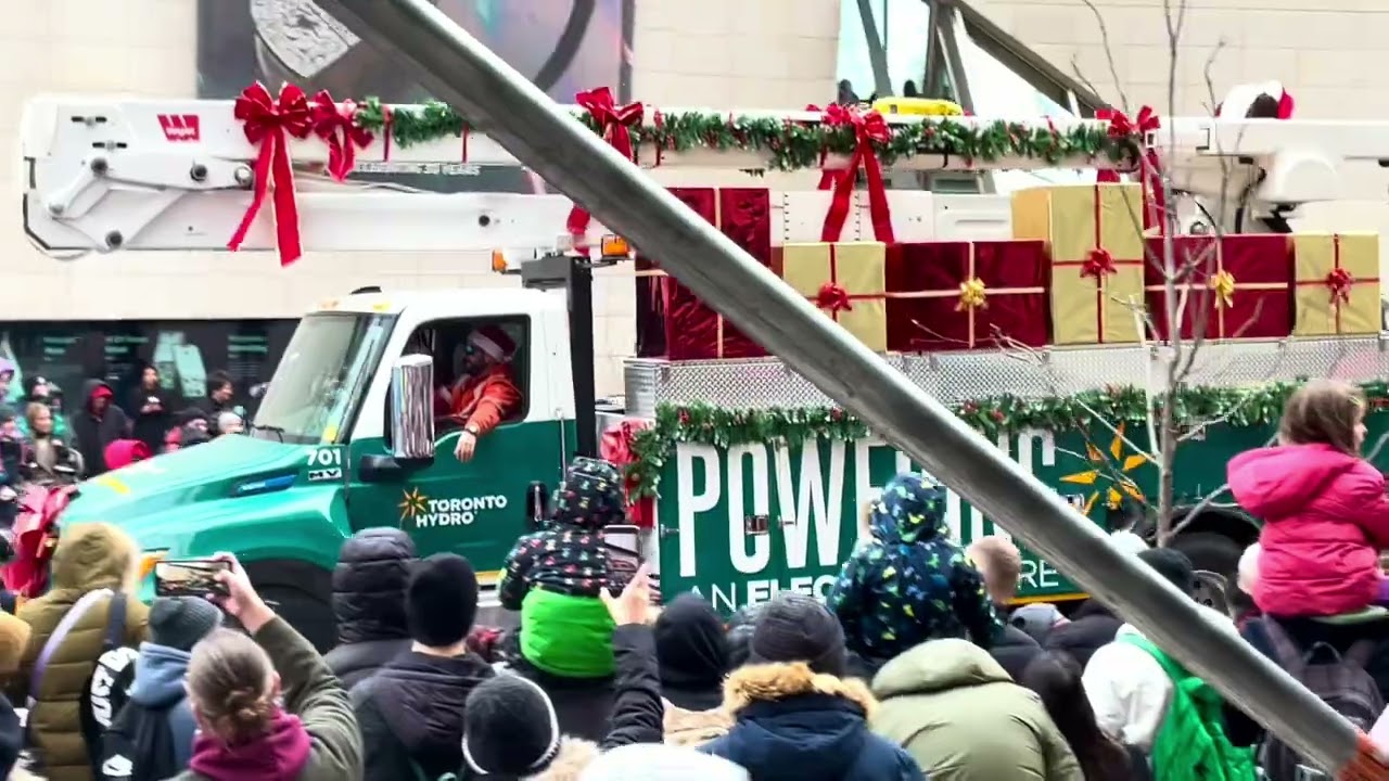 Santa Clause parade in Toronto 🎄🎅🔔