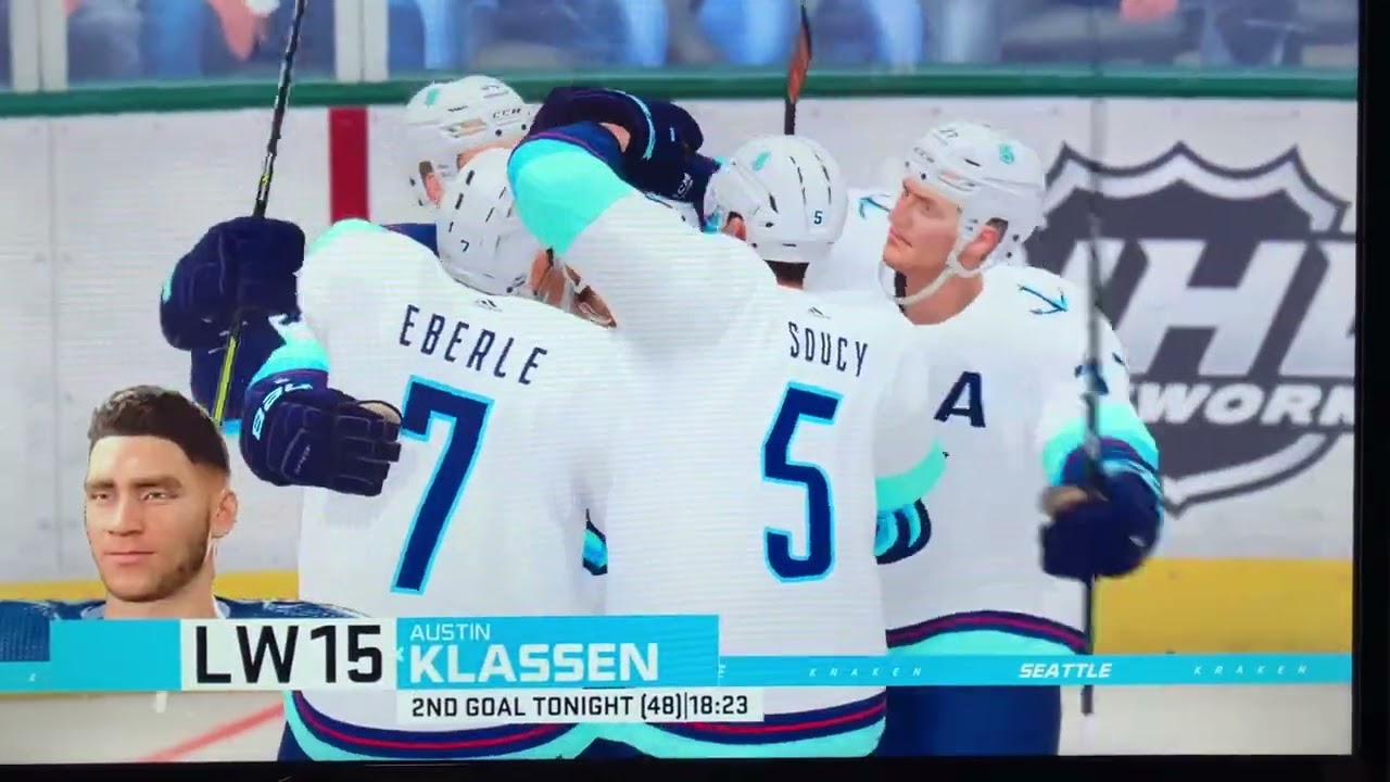 When You Unpause Your Game And Immediately Score A Nasty Goal 🥅 (NHL22)