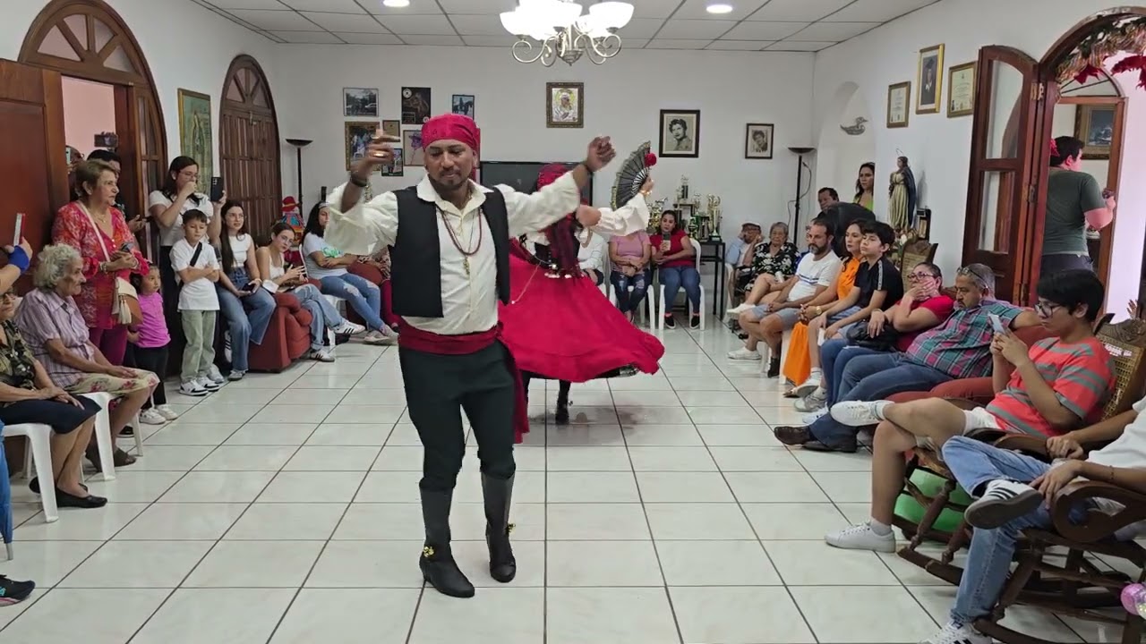 Pieza: El Posteado. Dama:  Rebeca Denise Lezcano Espino.Varón: Frederick Bladimir Gaitán Gaitán.