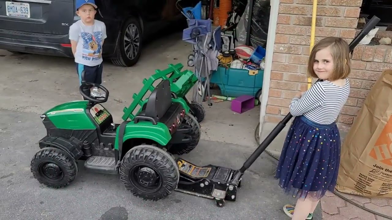 Kids ride on car / tractor: Only one wheel spinning (one motor not working) FIXED