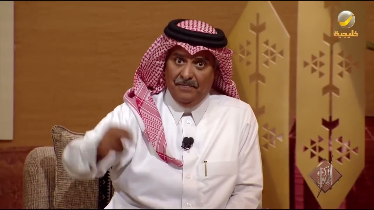 مسعود المري يروي حكاية مشاركته في عملية ملاحقة أحد المخالفين والعثور عليه دافن نفسه في الرمل.