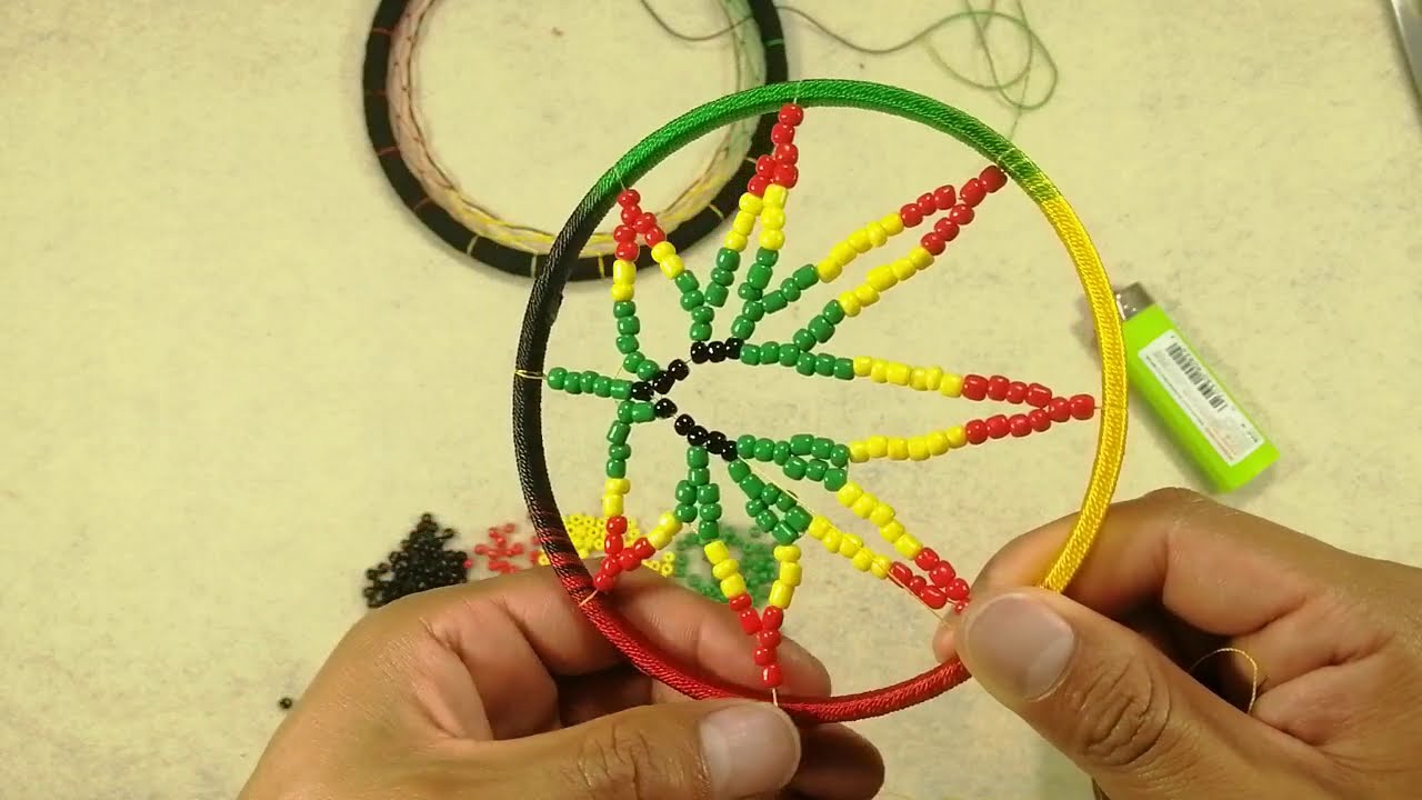 🚥Hoja🍁en ATRAPASUEÑOS🕸️✔️ color RASTA  ( dream catchers )