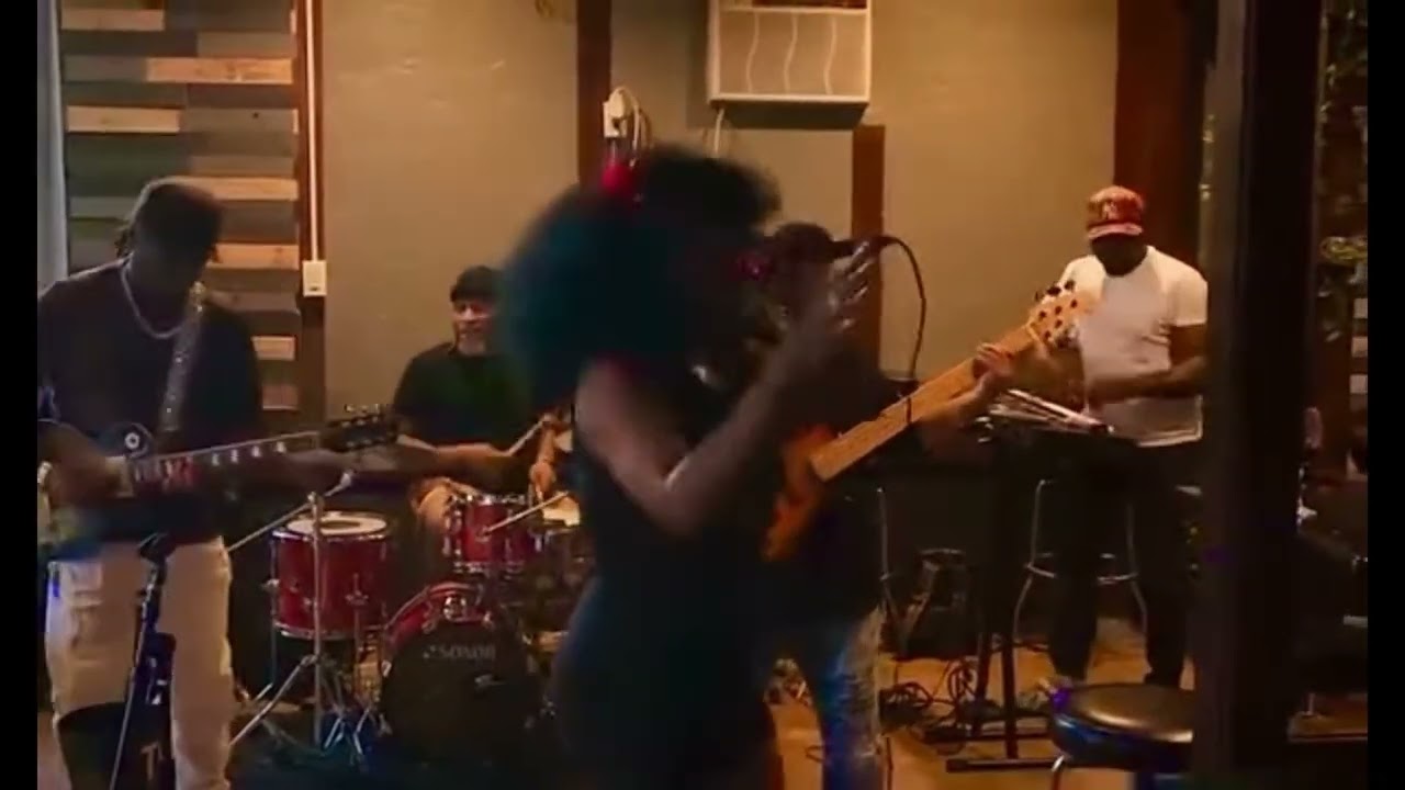 Butterflies - Michael Jackson / Floetry (Melrose Eve Live Performance)