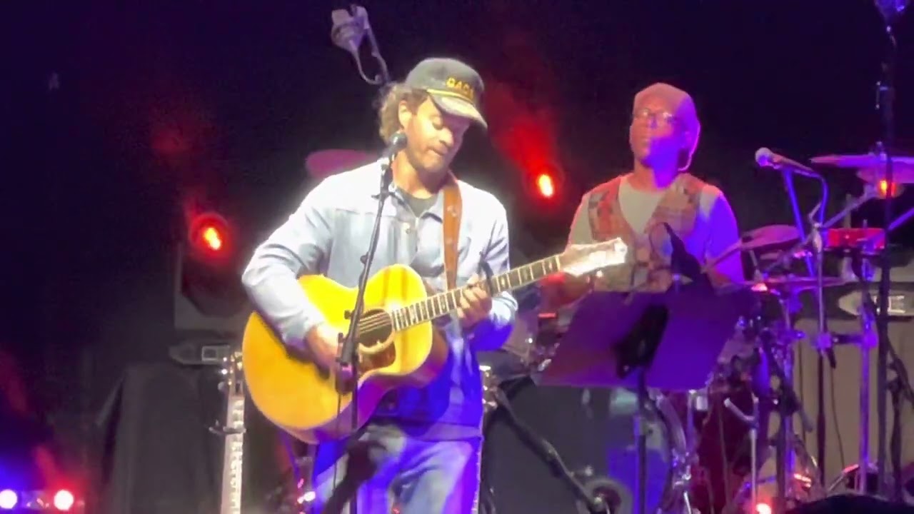 Amos Lee - Flower,  Chateau Ste Michelle - Woodinville WA, 8/6/2022