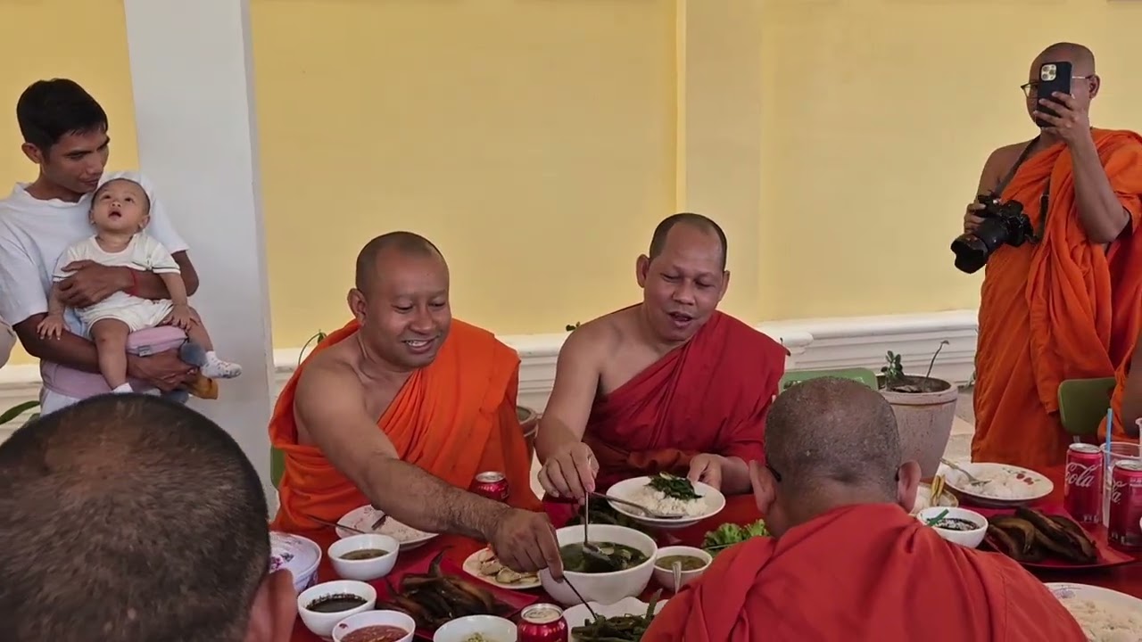ចង្ហាន់សាមគ្គីគ្រួសារសាខាពុទ្ធិកសាកលវិទ្យាល័យព្រះសីហនុរាជ ខេត្តបាត់ដំបង។