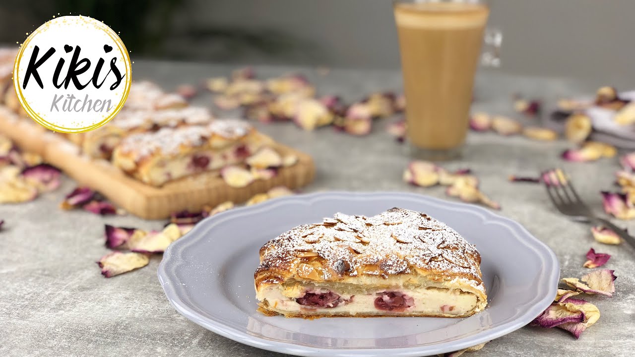 Kirschstrudel mit Blätterteig | Schnelles Rezept mit Sauerkirschen | Topfen Strudel | Kirschdessert