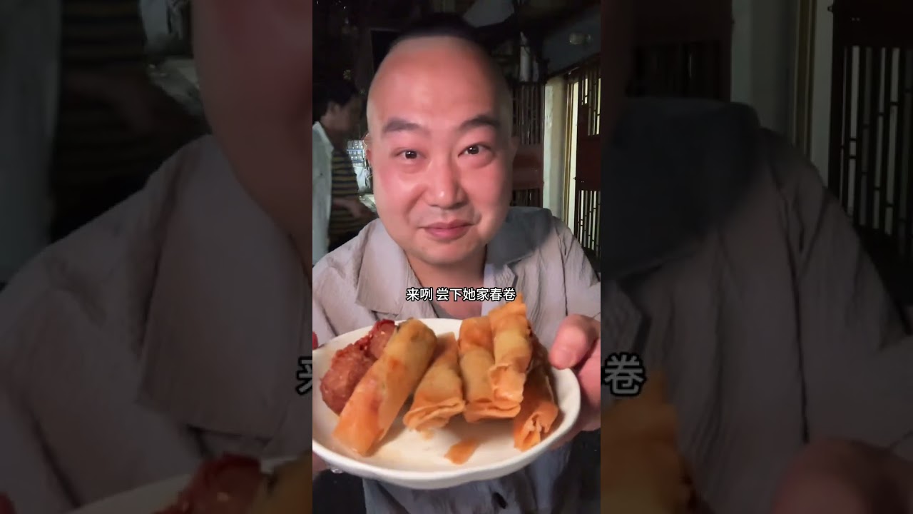 藕圆子加春卷，双重酥脆，一口沦陷#打卡街边美食 #人间烟火 #武汉美食 #藕圆子 #春卷