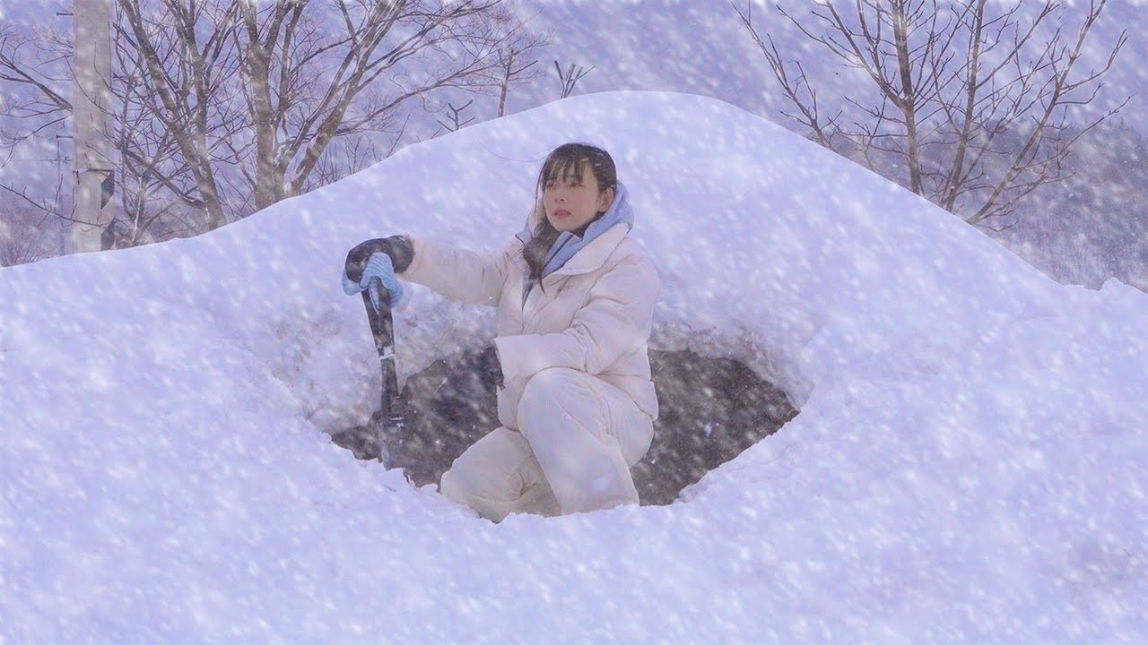 ❄️SOLO CAMPING IN HEAVY SNOW STORM WITH A DUGOUT SURVIVAL SHELTER