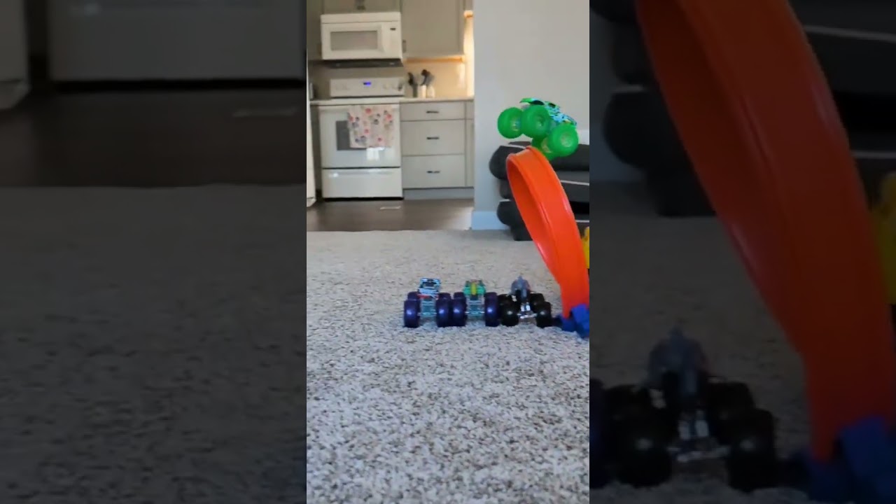 Gunkster High Jump. #monstertruck #hotwheels #kidsfun #bigfoot #gunkster #hotwheelstracks