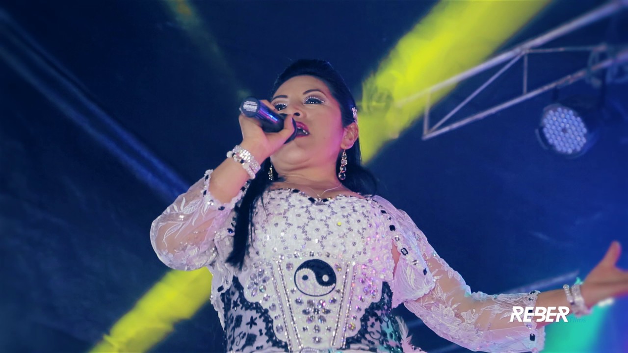 CLAVELINA DE LOS ANDES / Como Sufro Por Tu Amor (Video Oficial) 2017 ✔