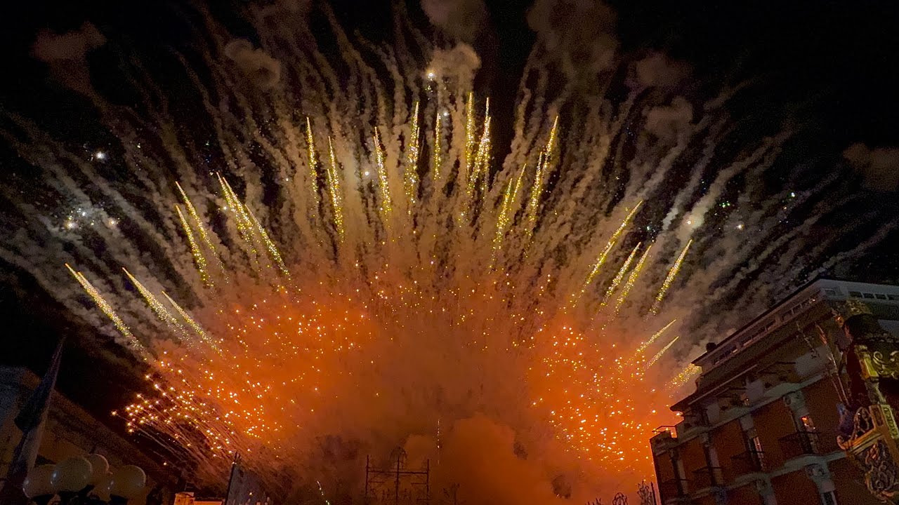 Belpasso 14 Dicembre 2025 Rientro Santa Lucia e Spettacolo Pirotecnico Ditta LA ROSA FIREWORKS 4K