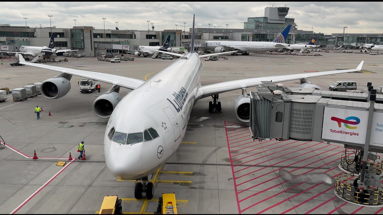 Frankfurt FRA 🇩🇪 - Shanghai PVG 🇨🇳 Lufthansa Airbus A340-600 [FULL FLIGHT TRIP REPORT]