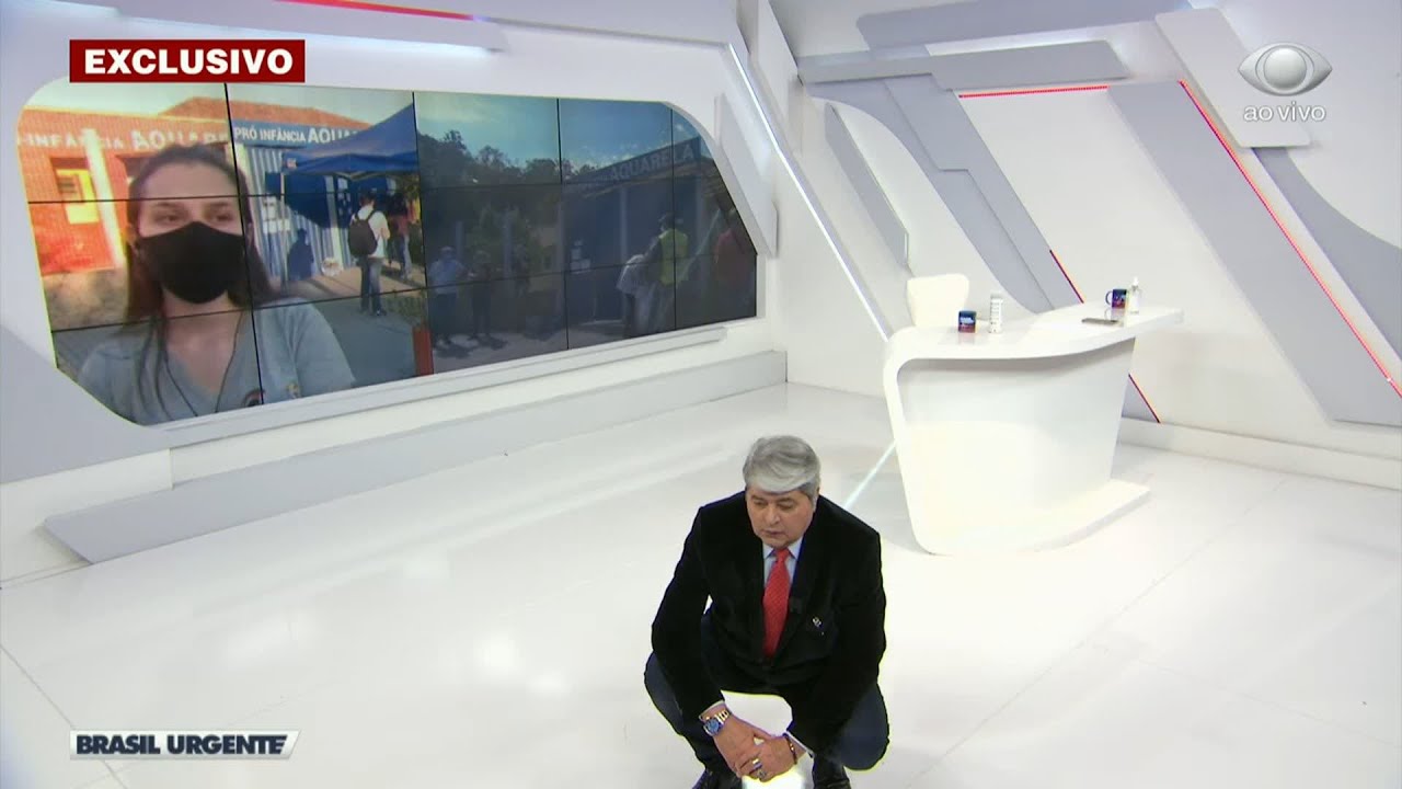 MASSACRE EM SC: DATENA SE EMOCIONA DURANTE ENTREVISTA | BRASIL URGENTE