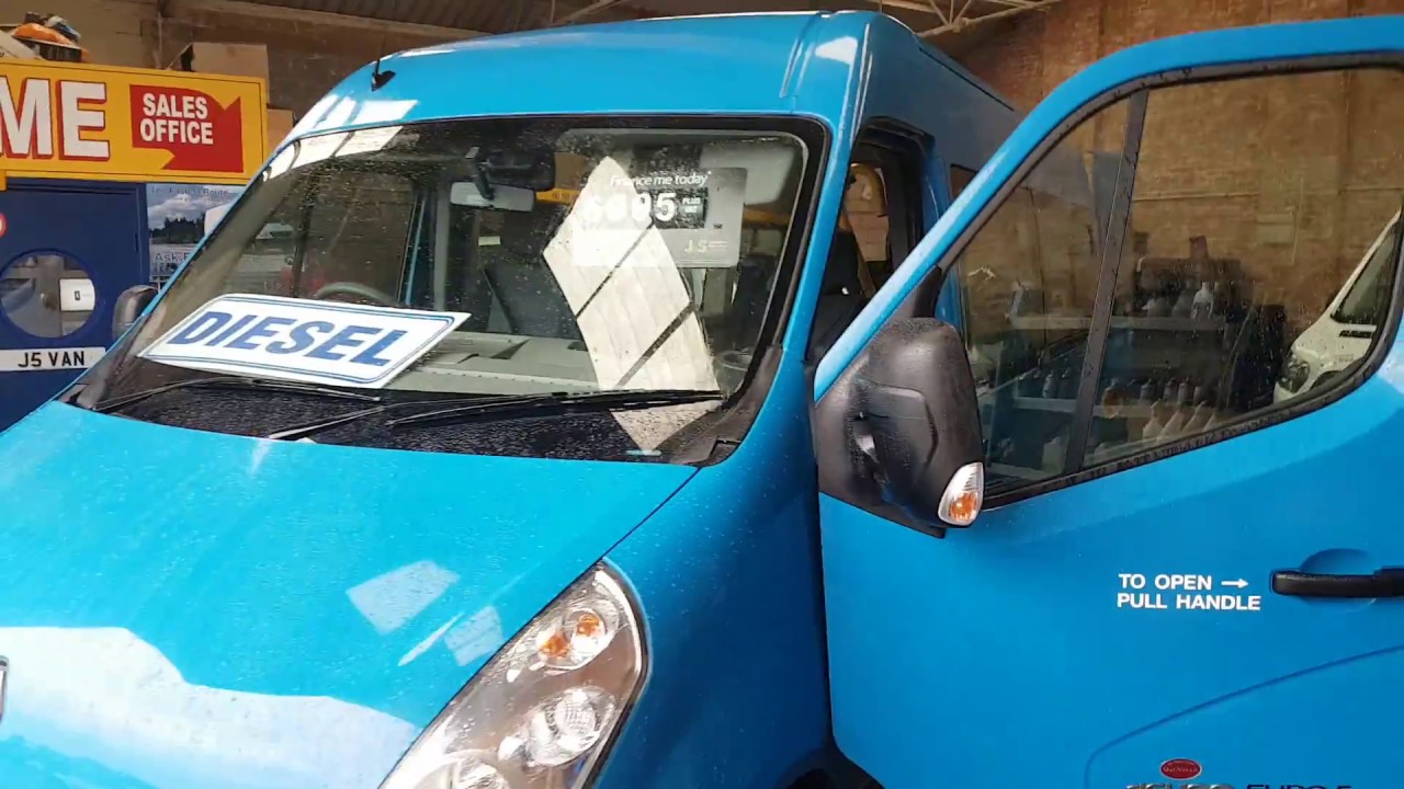 Renault master dci minibus ( wheelchair lift )