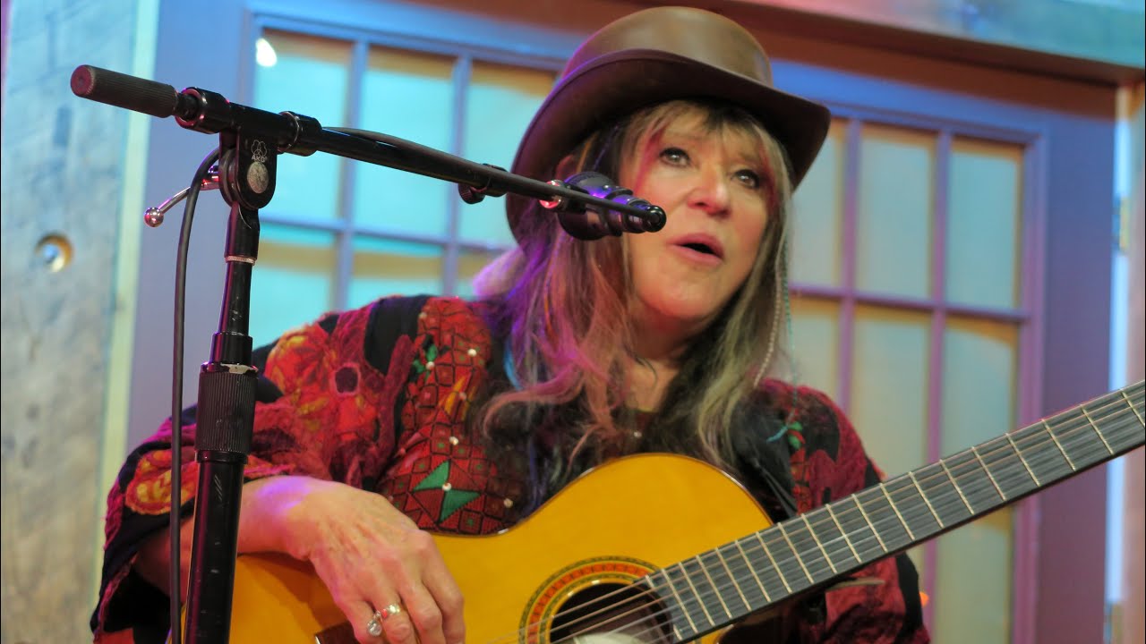 Melanie, two songs: People in the Front Row, Beautiful People